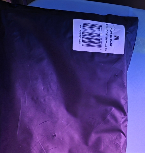 NWT - Alura Black Captivate Leggings - Picture 3 of 3